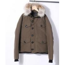 着心地も軽いCANADA GOOSE（カナダグース）　保温性が満点のダウンジャケ...
