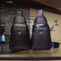 お買得 2026 ヴェルサーチ VERSACE 斜め掛けバッグ 2色可選 101...