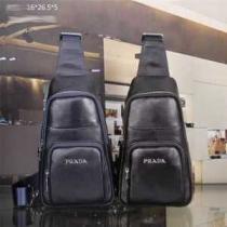 スタイルアップ効果 2026 プラダPRADA  斜め掛けバッグ 2色可選 10...