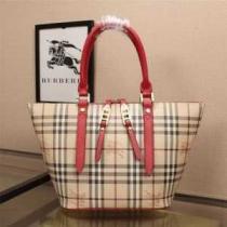 完売品！ 2026 バーバリーBURBERRY  手持ち&ショルダー掛け...