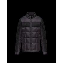 コスパ最高のプライス2026秋冬 モンクレールMONCLER  ダウンジャケットふわふわな感触