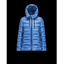 モンクレール MONCLER 綺麗に決まるフォルム！2026秋冬  風も通さない...