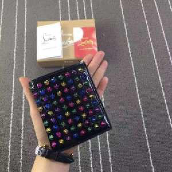 大好評2026秋冬 クリスチャンルブタンChristian Louboutin 二つ折り財布