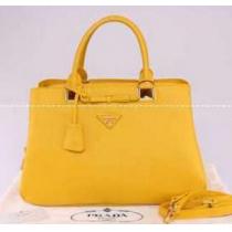 上品で洗練されたPRADA プラダ　レディース手持ち&ショルダー掛けバッグ.　