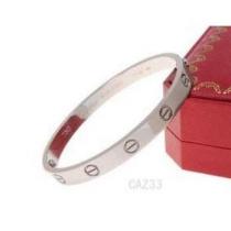 生き生きな雰囲気に溢れるカルティエ スーパーコピー　存在感も抜群のバングル.