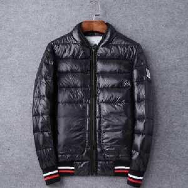 抜群の雰囲気が作れる!2026秋冬 MONCLER モンクレール ベスト ダウンジャケット厳しい寒さに耐える2色可選