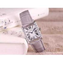 大人キレイに仕立てる 2026 カルティエ CARTIER 腕時計 輸入クオーツ...