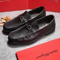 お洒落に魅せる 2026秋冬 サルヴァトーレフェラガモFERRAGAMO  ビジ...
