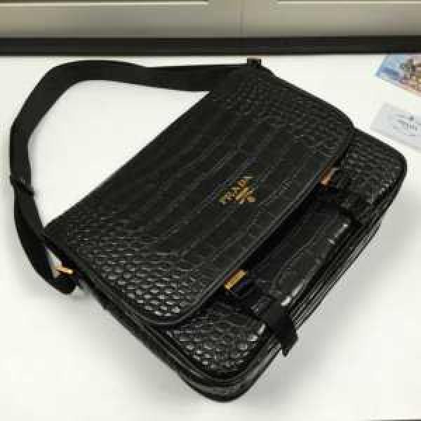 希少価値大！ 2026春夏 プラダ PRADA ショルダーバッグ 斜め掛けバッグ