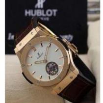 一味が違うアイテム　 HUBLOT ウブロ　クラシックな雰囲気に溢れる腕時計.