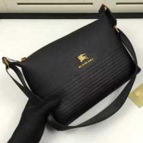 一味違うケーブル編みが魅力満点 2026春夏 バーバリー BURBERRY ショルダーバッグ 斜め掛けバッグ