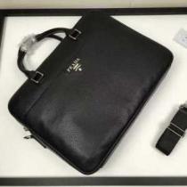 2026春夏 上品な輝きを放つ形 プラダ PRADA 手持ち&ショルダー掛け