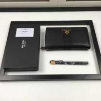 派手  2026春夏 プラダ PRADA セカンドバッグ