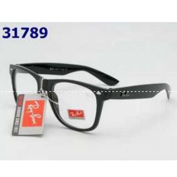 圧倒的な支持を得ているRAYBAN レイバン　耐久性が高いサングラス.
