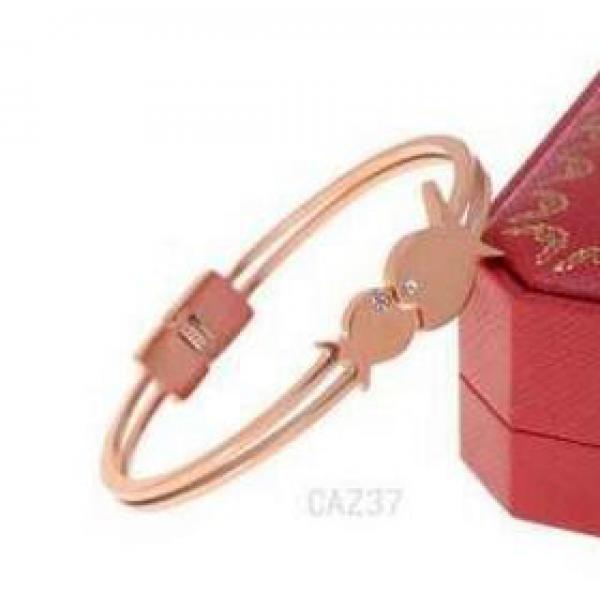 重厚感は残したCARTIER カルティエコピー　品質にこだわるバングル.