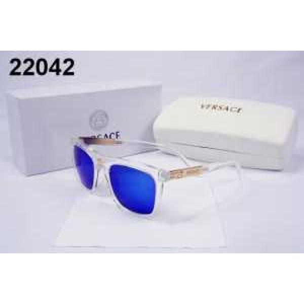 大人のセンスを感じさせる  2026春夏 ヴェルサーチ VERSACE サングラス