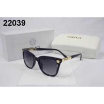 大人の個性を。2026春夏 ヴェルサーチ VERSACE サングラス