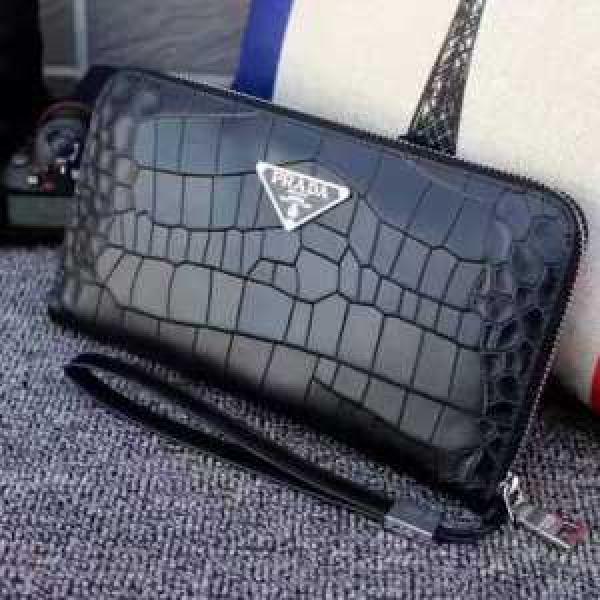 高級感を引き立てる 2026春夏 プラダ PRADA 財布