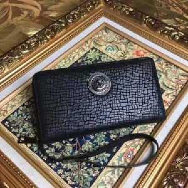 デザイン性の高いモデル　ヴェルサーチスーパーコピー VERSACE 財布