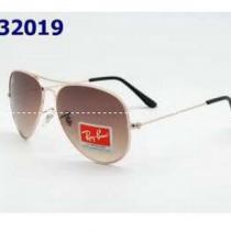 有名人に愛されてきたRAYBAN レイバン コピークラシカルな質感のある 偏光サ...