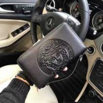 スタイリッシュな印象ヴェルサーチ VERSACE きれい財布