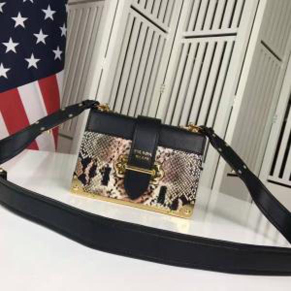 2026 プラダ PRADA 特選新作 ショルダーバッグ 多色選択可 入手困難！