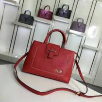 手持ち&ショルダー掛け  プラダ PRADA 多色選択可 2026新作 海外セレブ愛用