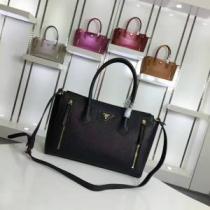 多色選択可 手持ち&ショルダー掛け 17新作 大絶賛の履き心地! プラダ PRADA