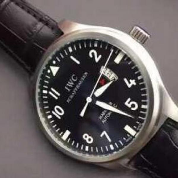 手頃　IWCコピー インターナショナルウォッチ カン 機能を最優先させた男性用腕時計.