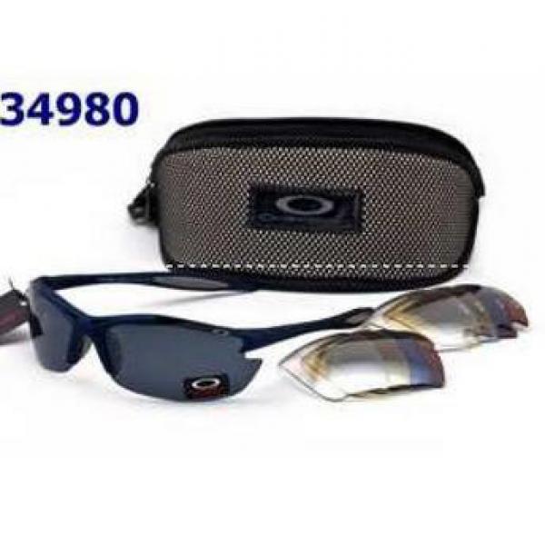 夏の必須アイテム Oakley オークリー激安　目元の印象を変えるサングラス.