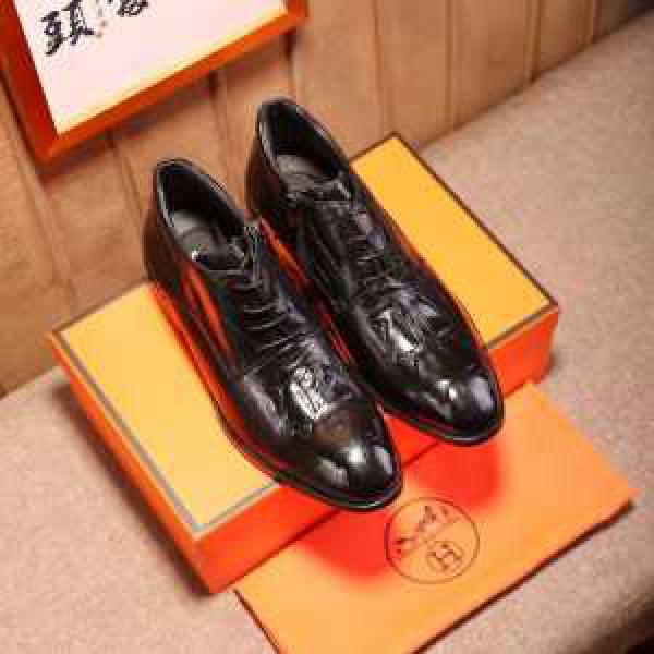  大人のセンスを感じさせる 2026年春夏新作エルメス HERMES 革靴 透湿?防水素材採用