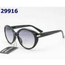 重宝するARMANI　アルマーニ　便利なケース付きサングラス EA4086F 
