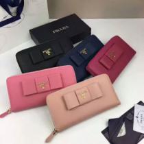 重宝するアイテム プラダ PRADA2026夏季 長財布 多色可選 HOT本物保...