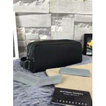 BOTTEGA VENETA ムダな装飾を排したデザイン17SS ポーチ ボッテ...