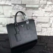 プラダムダな装飾を排したデザイン手持ち&ショルダー掛け2色可選 PRADA 20...