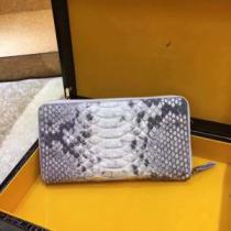 毎日大活躍  エルメス2026春夏 財布 存在感のある HERMES