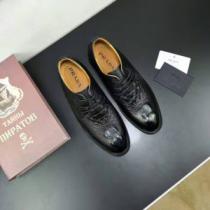 抜群な存在感 プラダ PRADA ナチュラルな素材感ビジネスシューズ 個性的なデ...