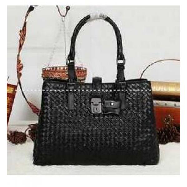 今季セール　BOTTEGA VENETA ボッテガ ヴェネタ  収納力も文句なしバッグブランド 人気