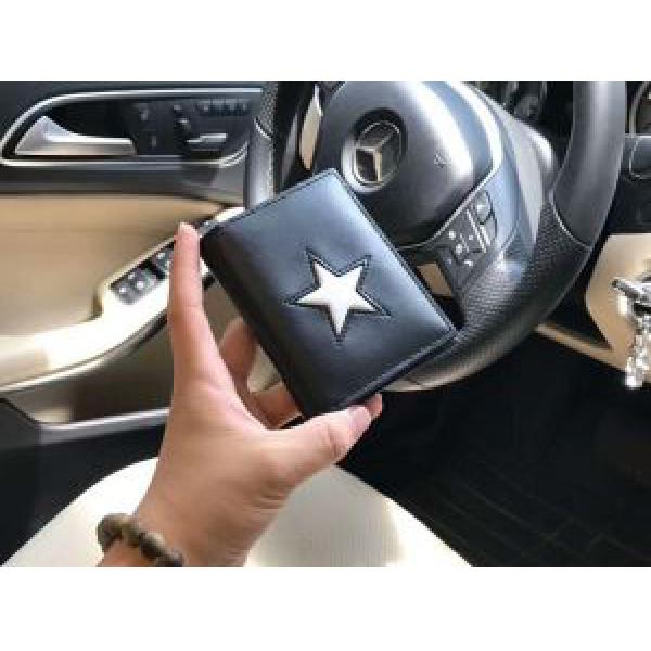 上質  2026 爆買いお買い得 ジバンシー GIVENCHY二つ折り財布