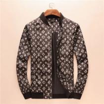 ムダな装飾を排したデザイン 2026秋冬 完売品！ルイ ヴィトン LOUIS V...