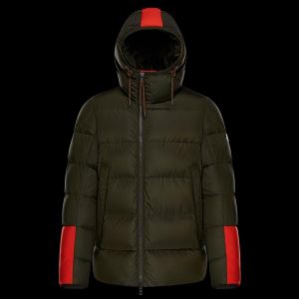 2026秋冬SALE開催 MONCLER モンクレールダウンジャケットふわふわな感触