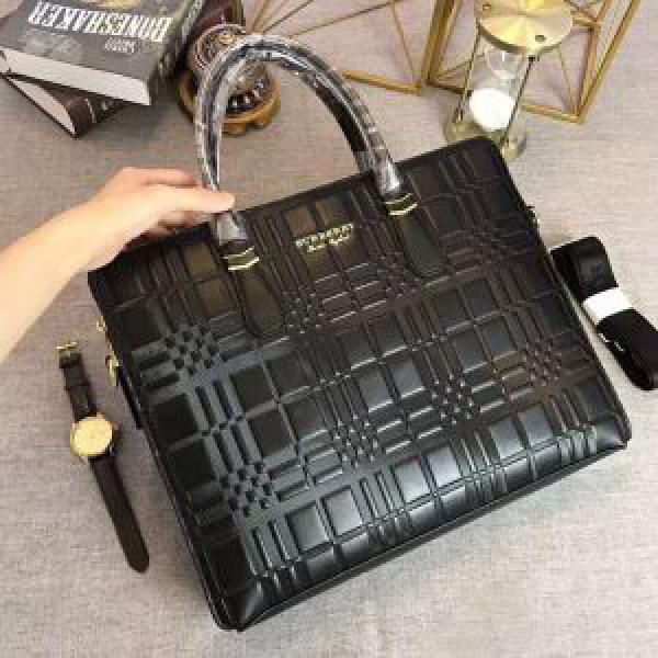 スタイリッシュな印象 ハンドバッグ バーバリー BURBERRY 活躍のバッグ 2026秋冬
