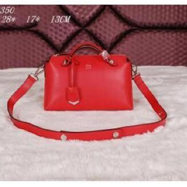 お洒落なFENDI フェンディ 　ショルダーベルト付ハンドバッグ 人気