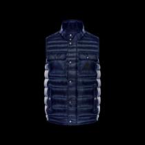 風も通さない ダウンジャケット首胸ロゴ   MONCLER モンクレール 202...