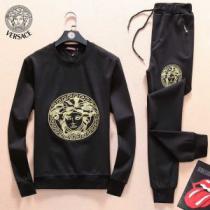 上下セット 【人気ブログ掲載】 ヴェルサーチ VERSACE 2026秋冬 大好...