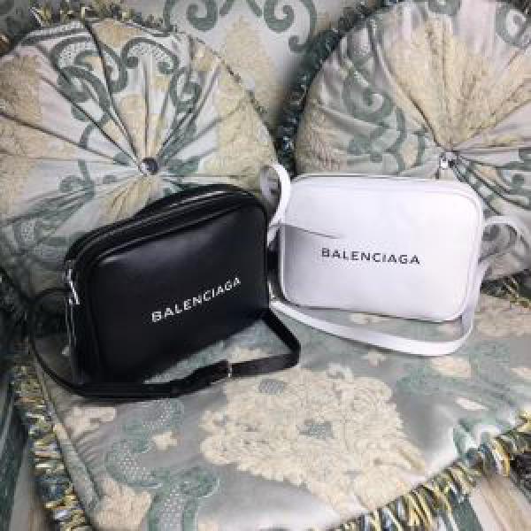 斜め掛けバッグ 2026新作 バレンシアガ BALENCIAGA 2色可選 ★安心★追跡付