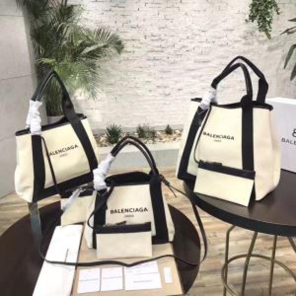 バレンシアガ BALENCIAGA 手持ち&ショルダー掛け 2026新作 ◆モデル愛用◆ 存在感◎