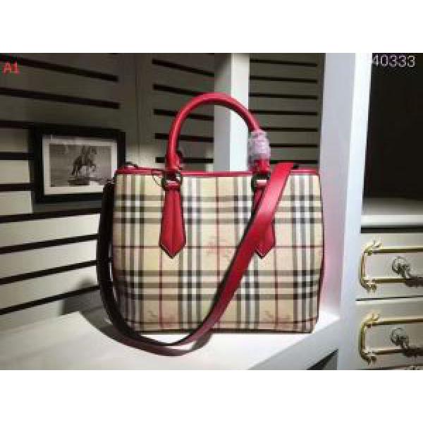 バーバリー BURBERRY 高級感を引き立てる 3色可選 手持ち&ショルダー掛け 2026新作