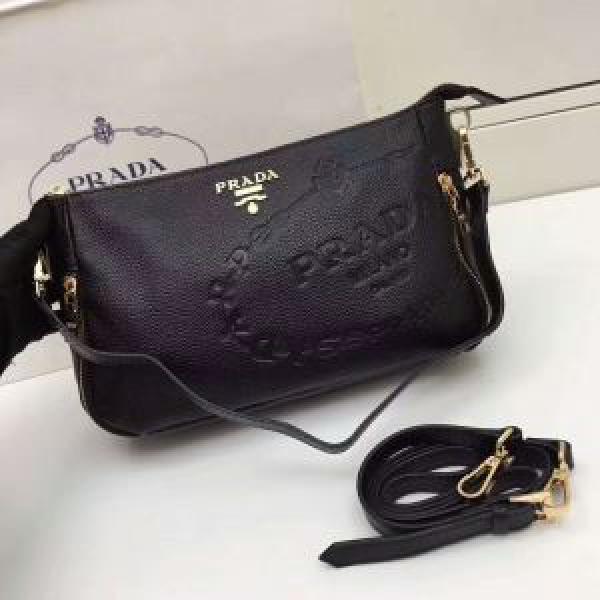 2色可選 手持ち&ショルダー掛け 2026新作 プラダ PRADA 海外セレブ定番愛用