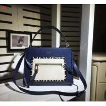 上品な輝きを放つ形 フェンディ FENDI 手持ち&ショルダー掛け 2026新作...